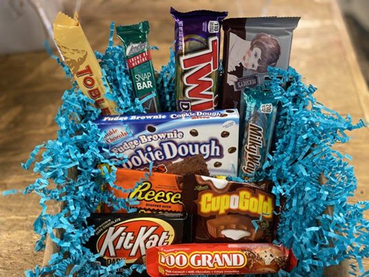 ⚽LIVERPOOL Personalized Surprise KitKat Chocolate Gift Box 5 pcs + FREE  2PCS⚽ | Lazada